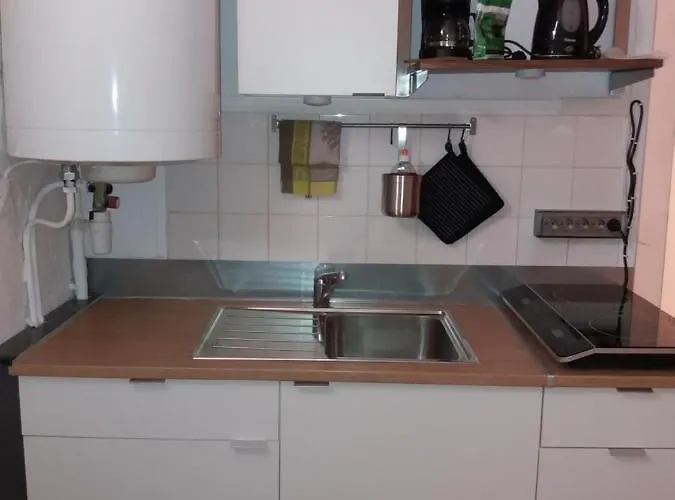 A Deux Pas Du Chateau - *