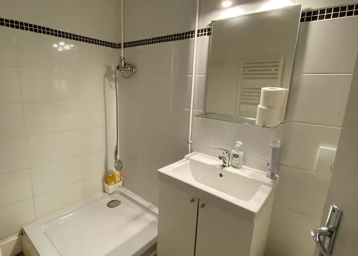 A Deux Pas Du Chateau - *